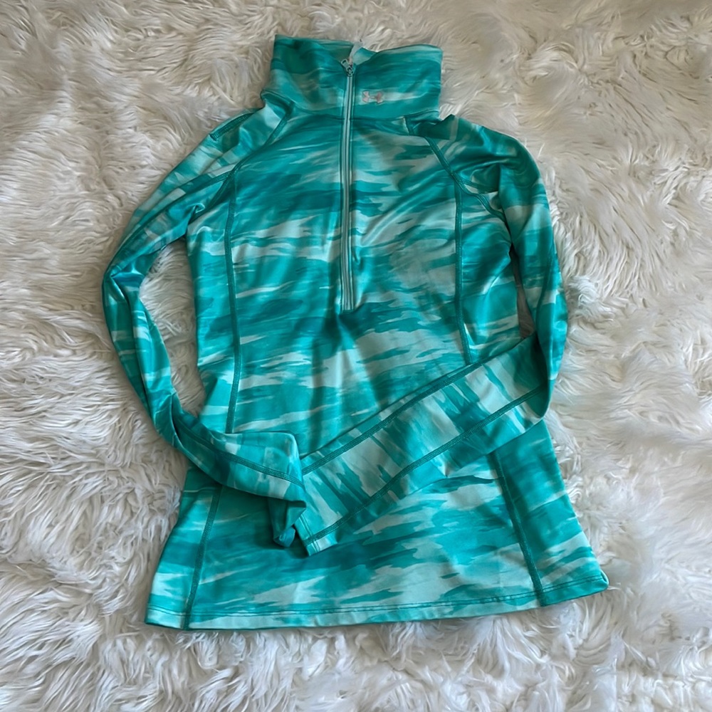 Under armour fitted workout pull over jacket